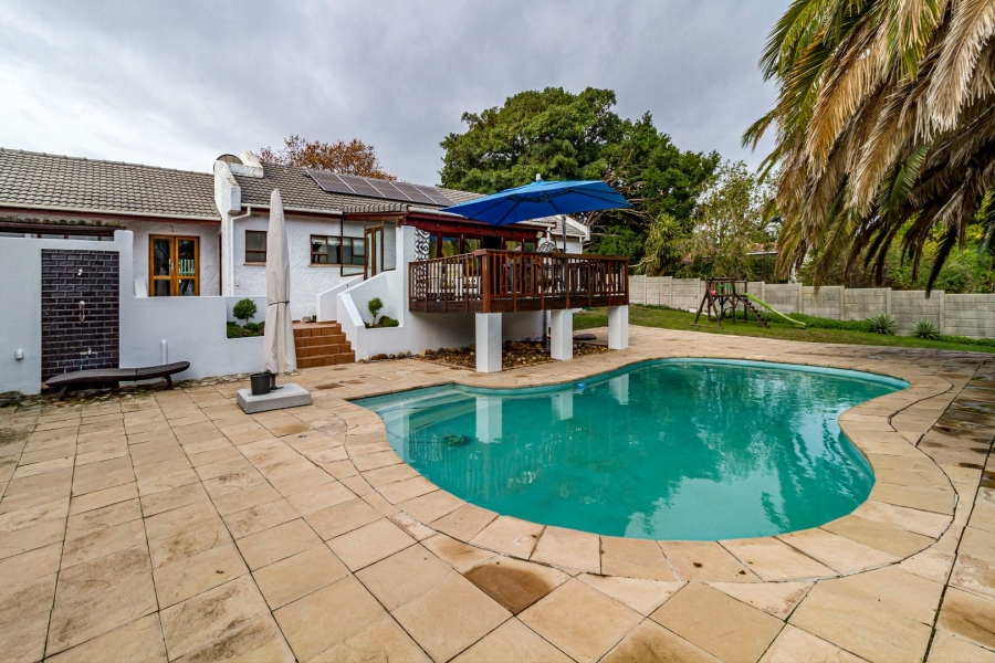 3 Bedroom Property for Sale in Die Wingerd Western Cape